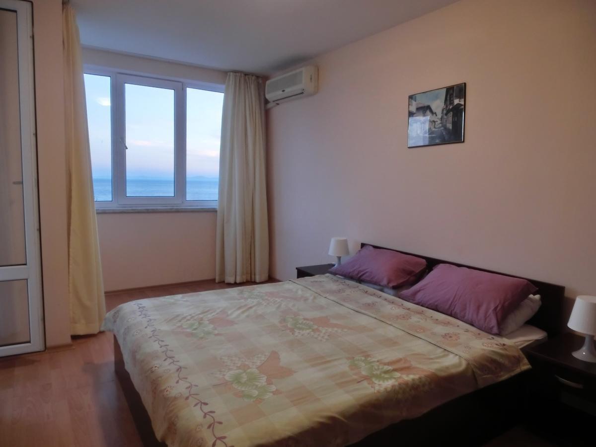 Sea View Crown Apartment On Complex With Pools And Beach, Sveti Vlas Buitenkant foto
