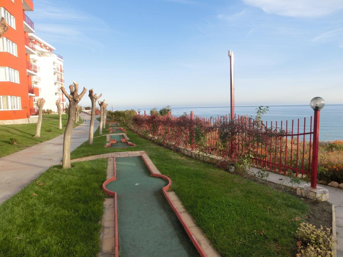 Sea View Crown Apartment On Complex With Pools And Beach, Sveti Vlas Buitenkant foto